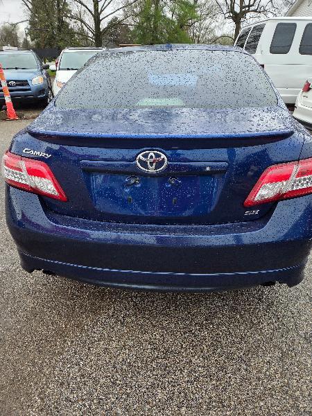 Toyota Camry Base 6-Spd AT 2011