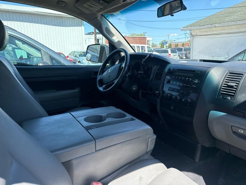 Toyota Tundra Tundra-Grade 4.0L Long Bed 2WD 2011