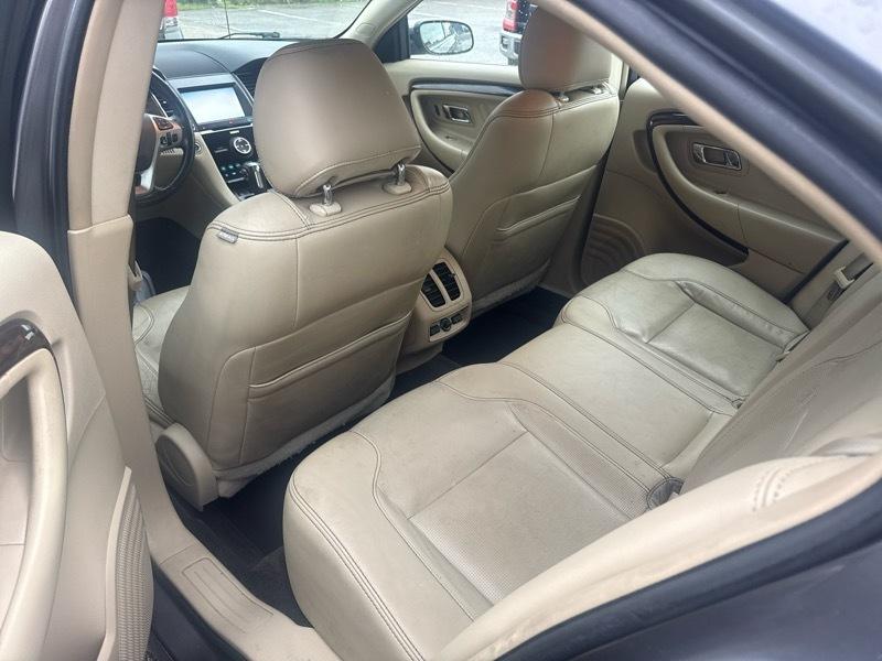 Ford Taurus Limited AWD 2013