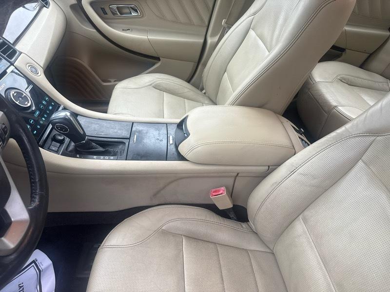 Ford Taurus Limited AWD 2013
