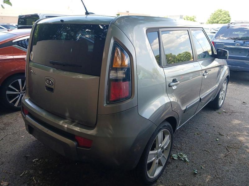 Kia Soul + 2011