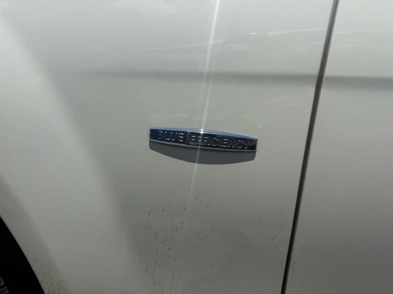 Mercedes-Benz C-Class C250 Luxury Sedan 2012