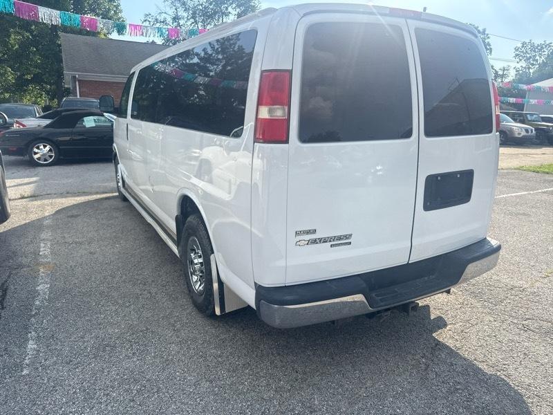 Chevrolet Express LT 3500 Extended 2010