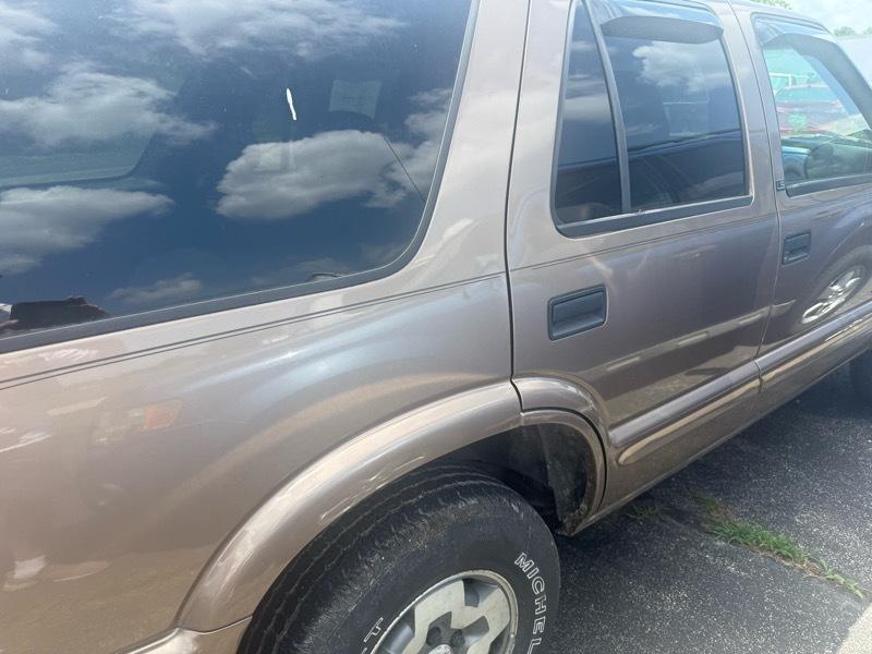 Chevrolet Blazer 4-Door 4WD LS 2003