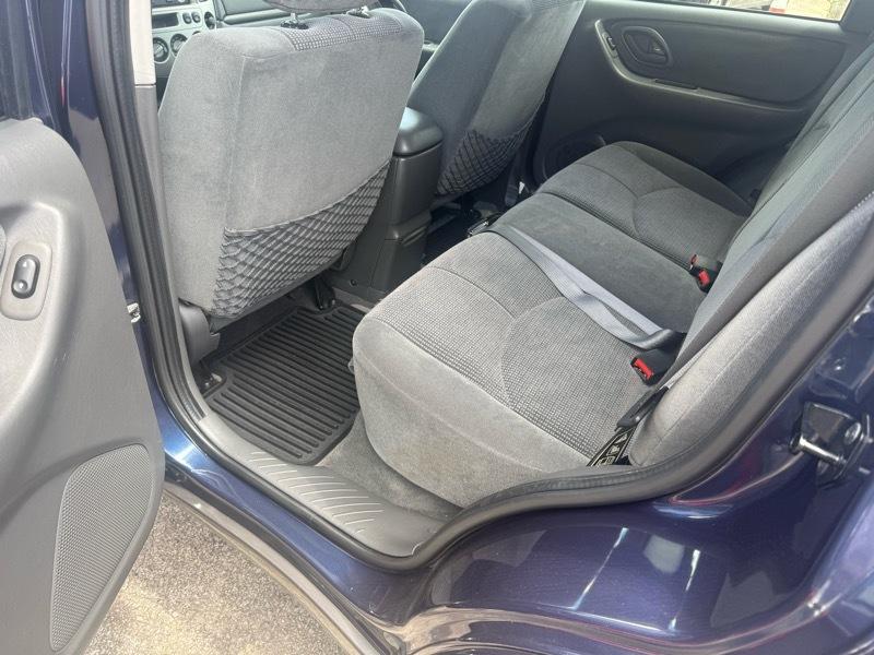 Mazda Tribute LX 4WD 2004