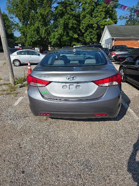 Hyundai Elantra 4dr Sdn Auto GLS 2013