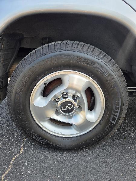 Infiniti QX4 Base 2000