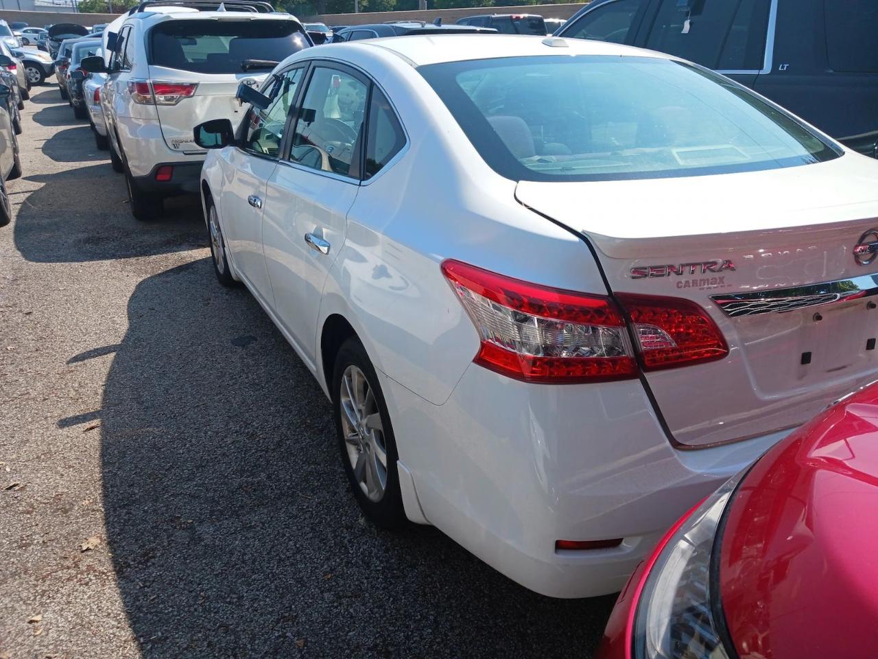 Nissan Sentra 4dr Sdn I4 CVT SV 2015