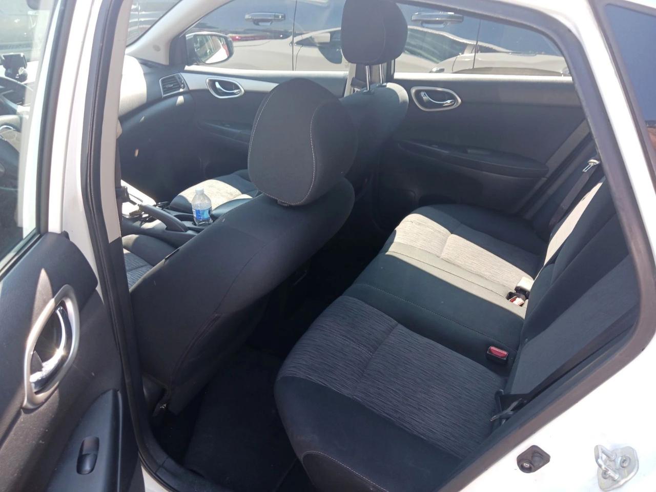 Nissan Sentra 4dr Sdn I4 CVT SV 2015