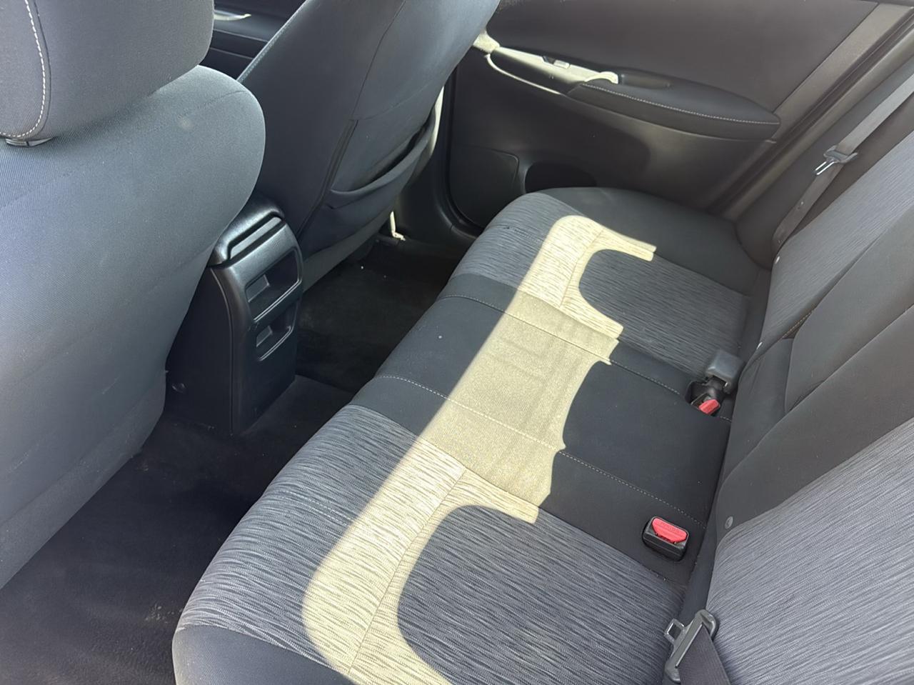 Nissan Sentra 4dr Sdn I4 CVT SV 2015