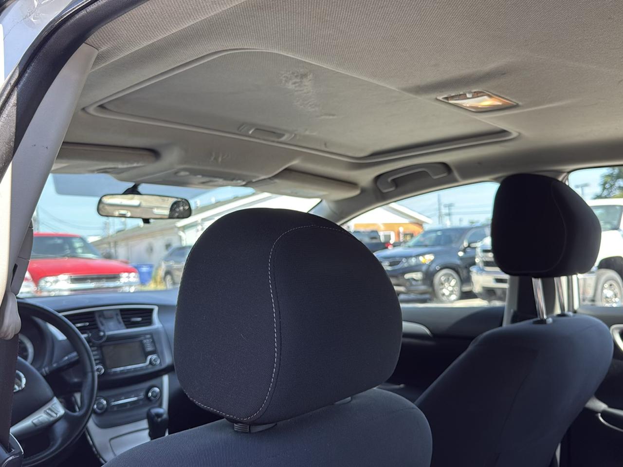 Nissan Sentra 4dr Sdn I4 CVT SV 2015