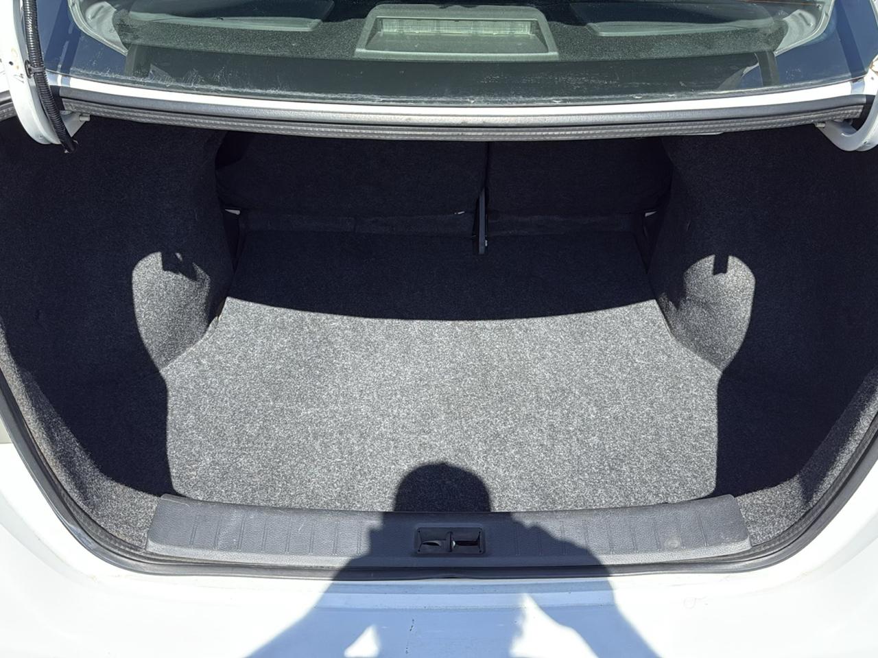 Nissan Sentra 4dr Sdn I4 CVT SV 2015