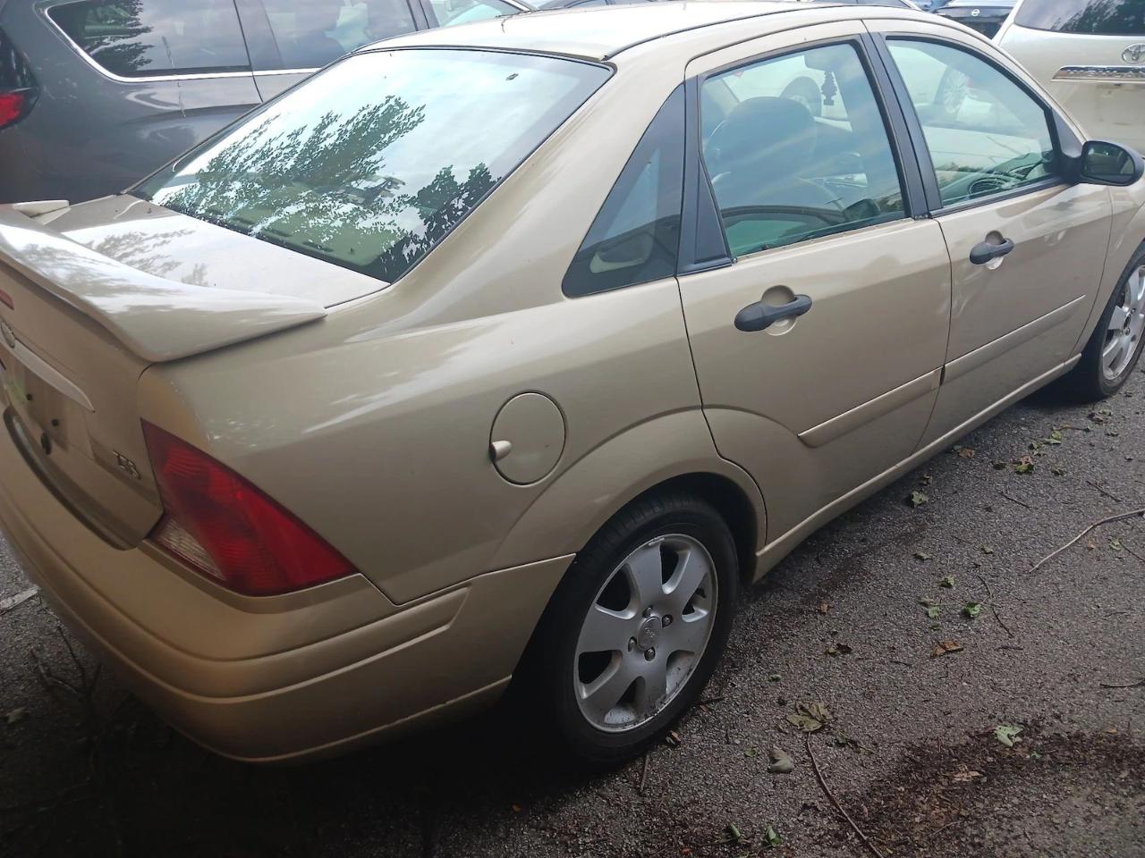 Ford Focus 4dr Sdn ZTS 2002