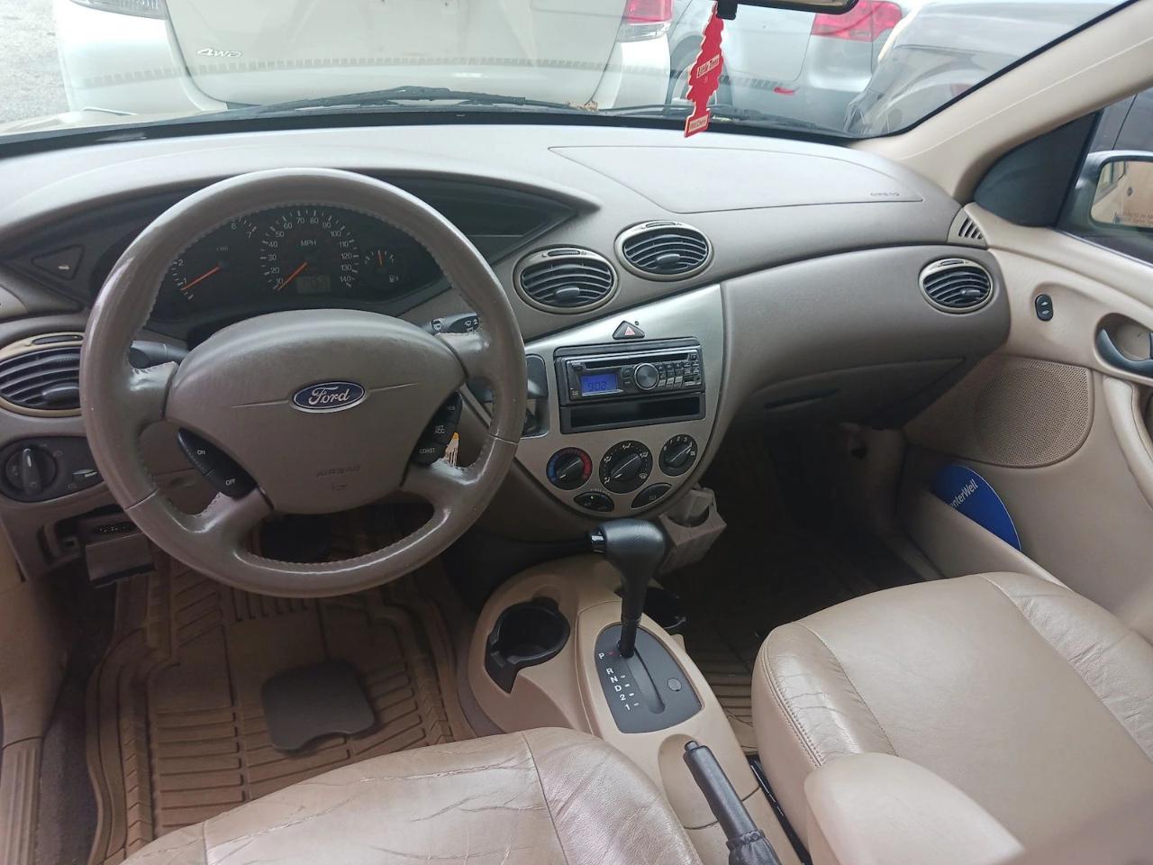Ford Focus 4dr Sdn ZTS 2002