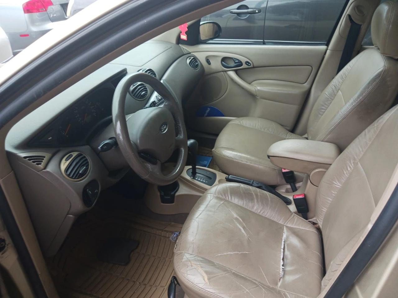 Ford Focus 4dr Sdn ZTS 2002