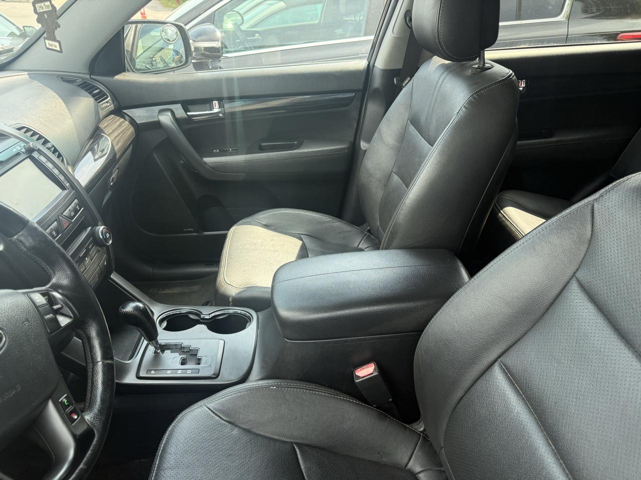 Kia Sorento 2WD 4dr V6 SX 2013