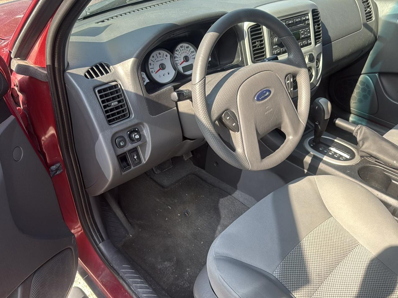 Ford Escape 4dr 103" WB 3.0L XLT 2005