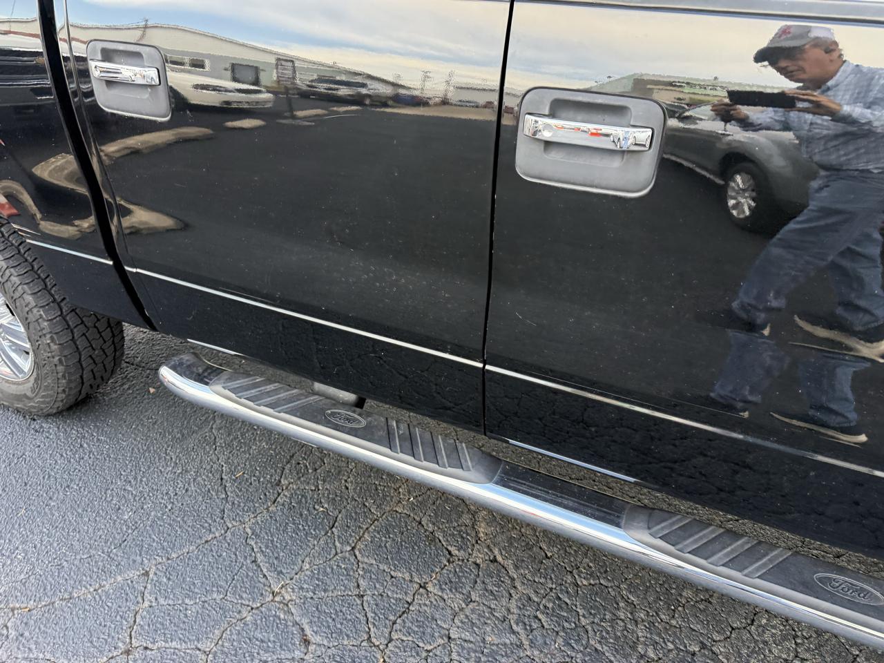 Ford F-150 4WD SuperCrew 145" Platinum 2011