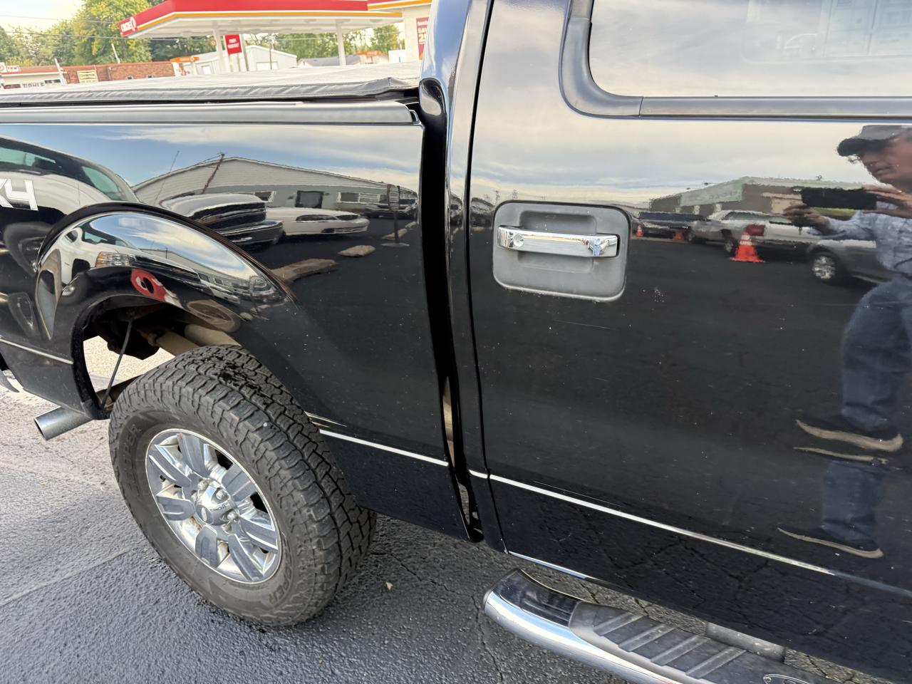 Ford F-150 4WD SuperCrew 145" Platinum 2011