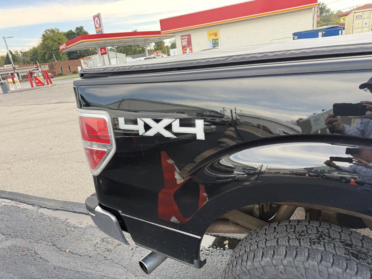 Ford F-150 4WD SuperCrew 145" Platinum 2011