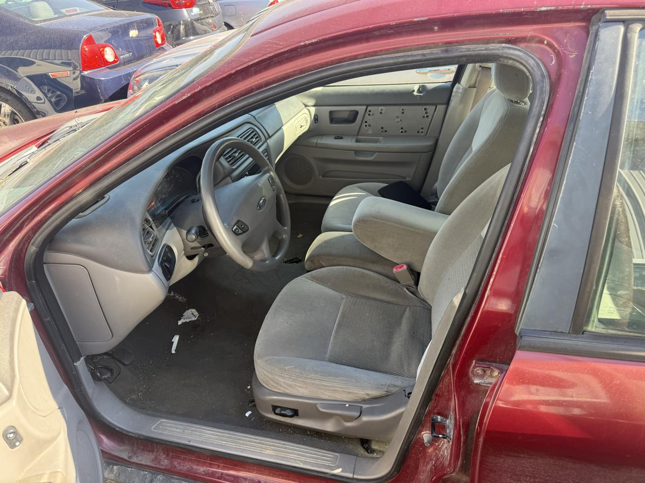 Ford Taurus 4dr Sdn SES Deluxe 2003