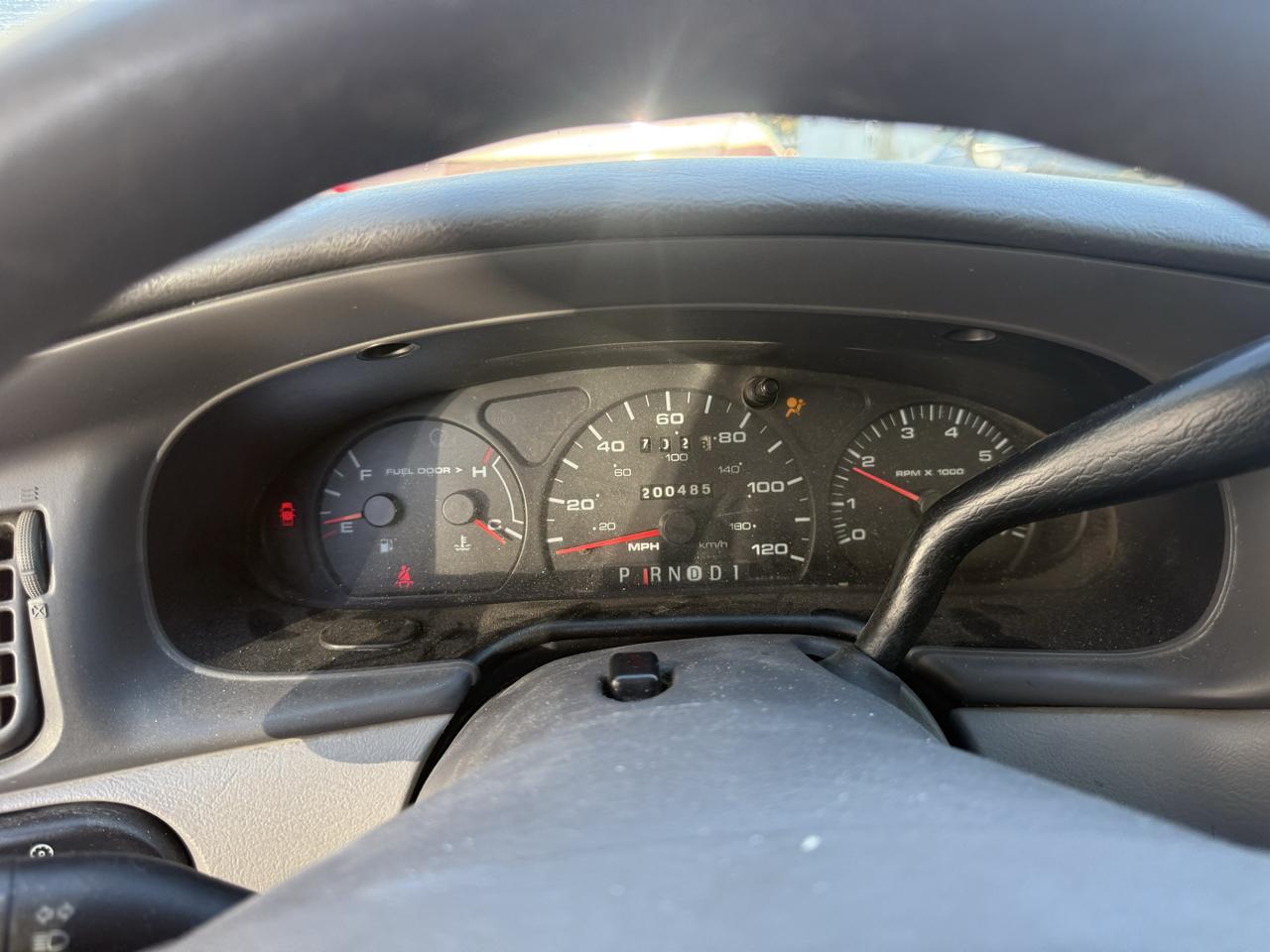 Ford Taurus 4dr Sdn SES Deluxe 2003