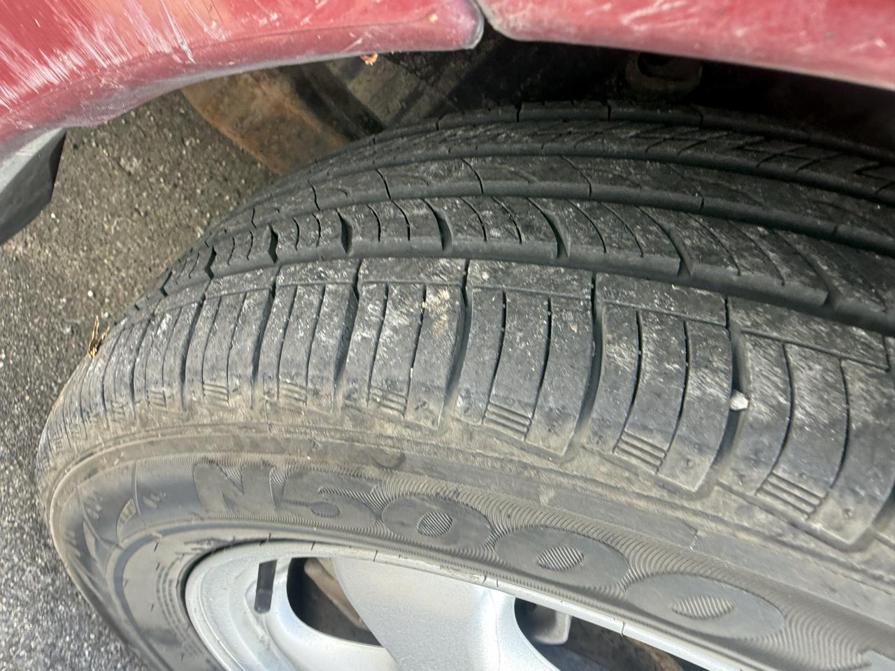 Ford Taurus 4dr Sdn SES Deluxe 2003