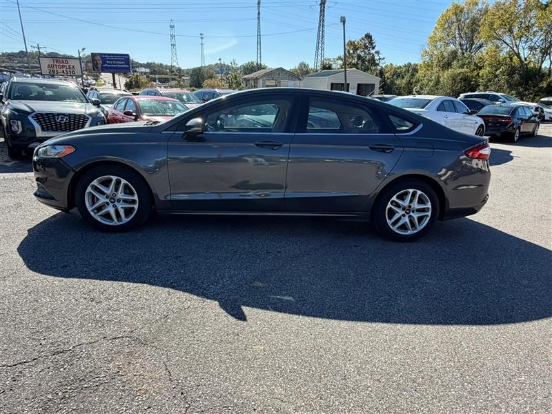 Ford Fusion SE 2016