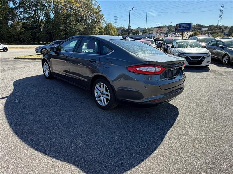 Ford Fusion SE 2016