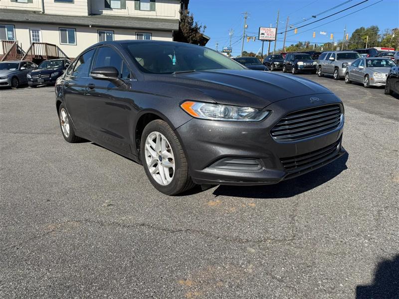 Ford Fusion SE 2016