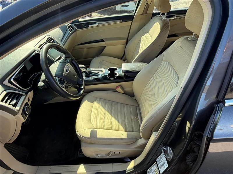 Ford Fusion SE 2016