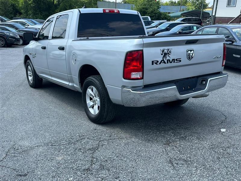 RAM 1500 Classic Tradesman Crew Cab SWB 4WD 2021