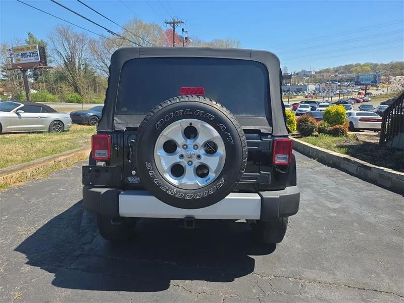 Jeep Wrangler Unlimited Sahara 4WD 2014