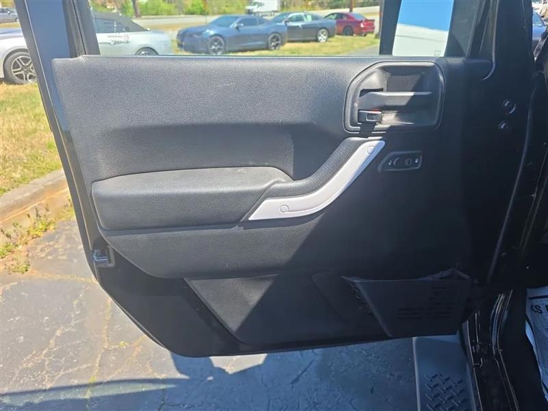 Jeep Wrangler Unlimited Sahara 4WD 2014