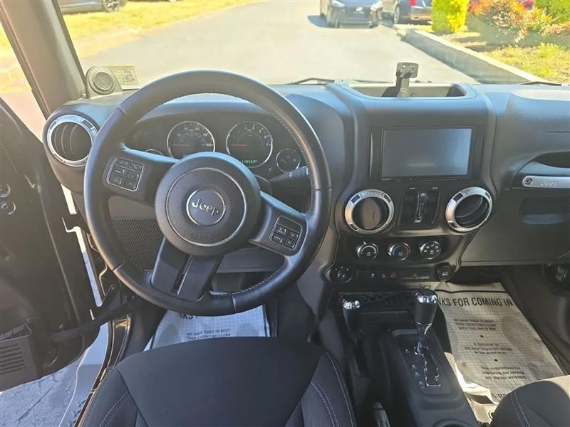 Jeep Wrangler Unlimited Sahara 4WD 2014