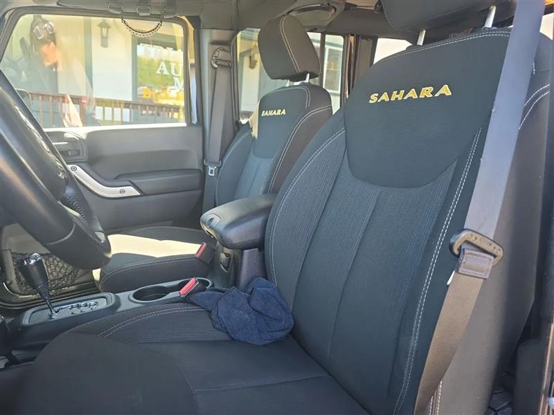 Jeep Wrangler Unlimited Sahara 4WD 2014