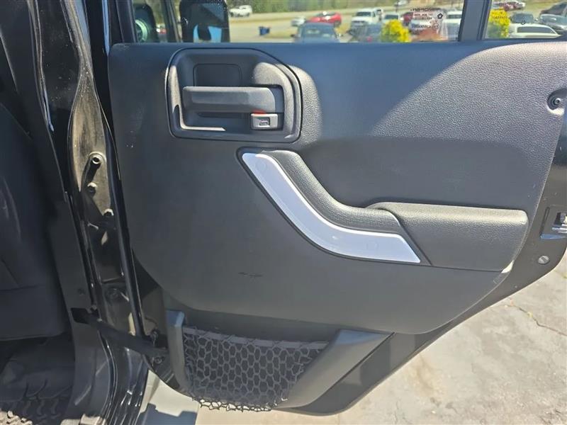 Jeep Wrangler Unlimited Sahara 4WD 2014