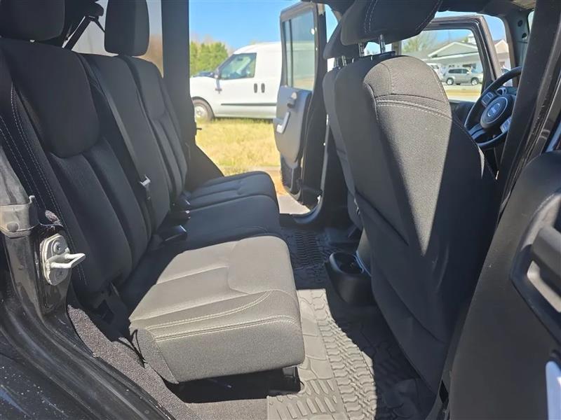 Jeep Wrangler Unlimited Sahara 4WD 2014