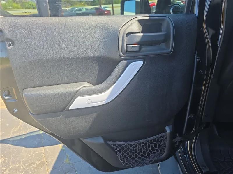 Jeep Wrangler Unlimited Sahara 4WD 2014