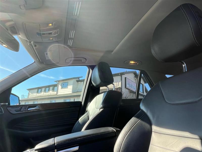 Mercedes-Benz M-Class ML550 2012