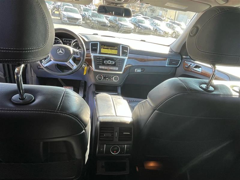 Mercedes-Benz M-Class ML550 2012