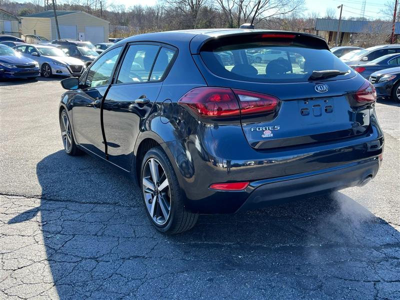 Kia Forte 5-Door EX 2017