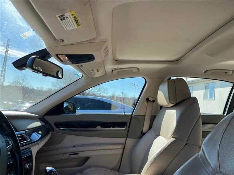 BMW 7-Series 750i 2009
