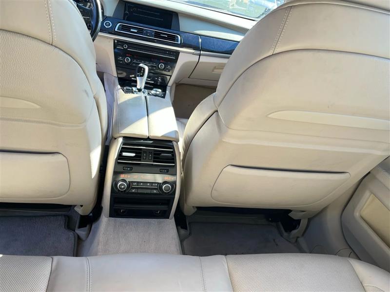BMW 7-Series 750i 2009