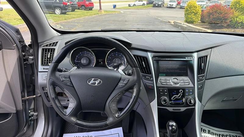 Hyundai Sonata SE Auto 2011