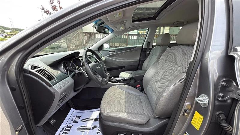 Hyundai Sonata SE Auto 2011