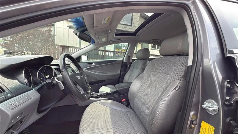 Hyundai Sonata SE Auto 2011