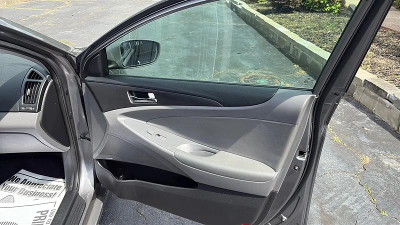 Hyundai Sonata SE Auto 2011