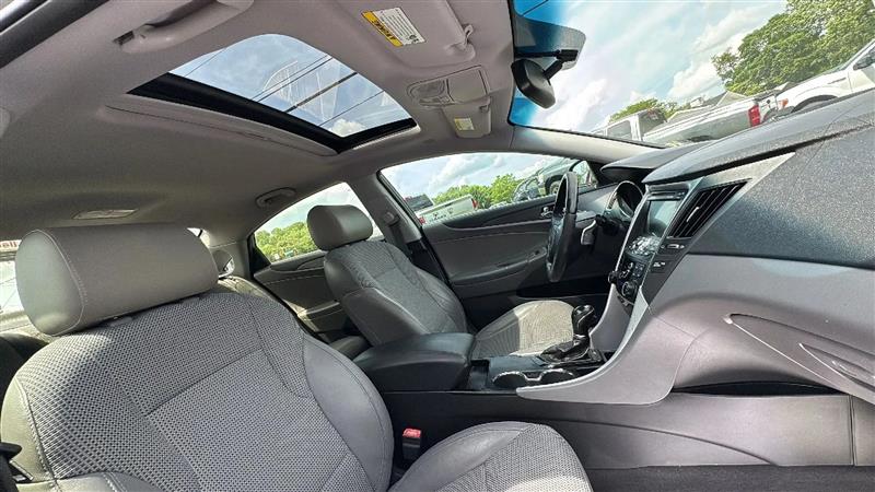 Hyundai Sonata SE Auto 2011