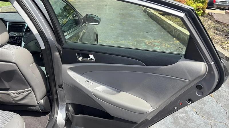 Hyundai Sonata SE Auto 2011